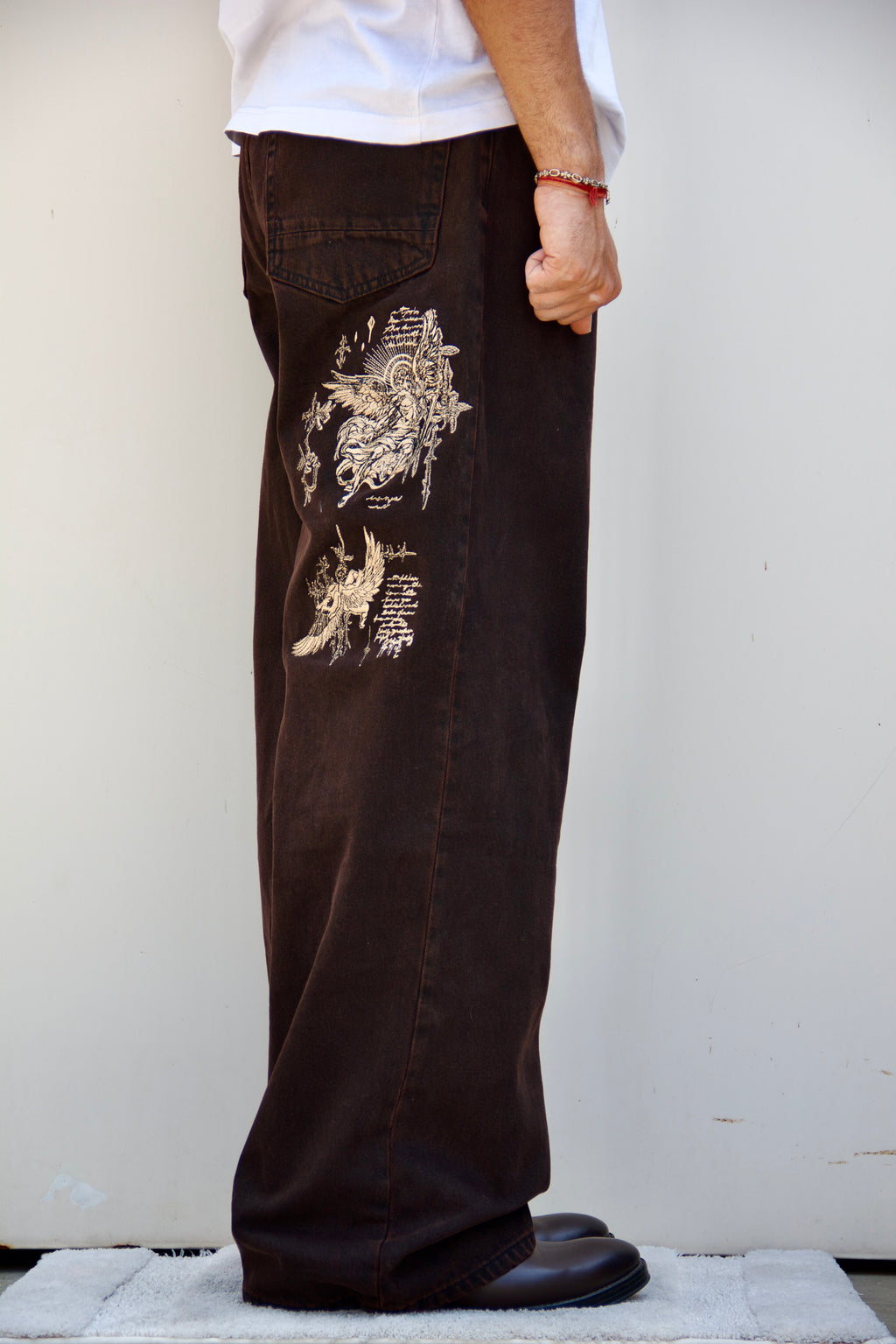 DARK BROWN ICARUS