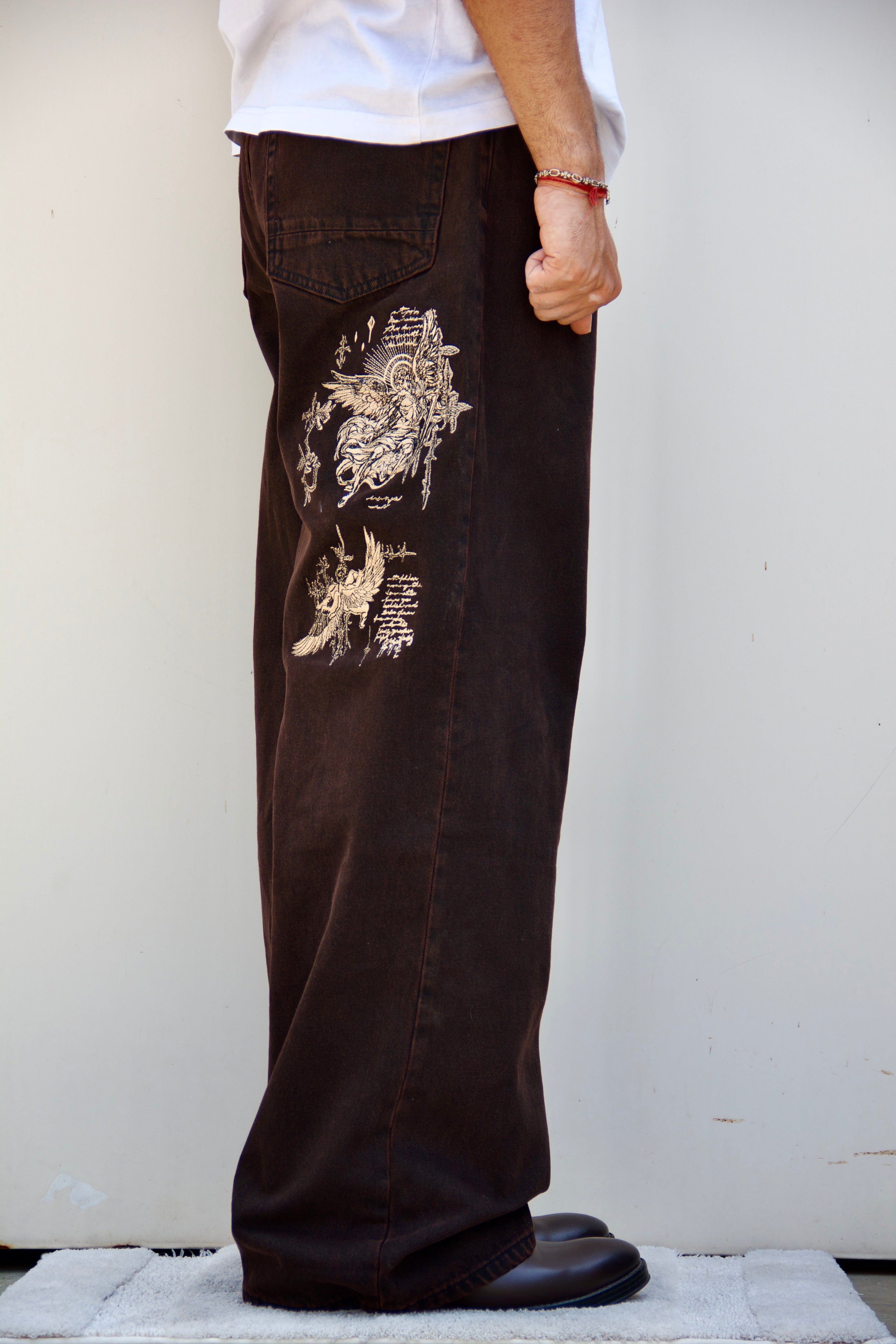 DARK BROWN ICARUS